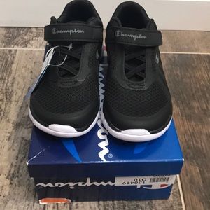 Toddler black tennis shoes